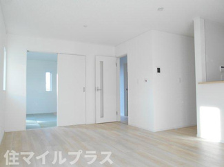 【居間・リビング】 | 郡山市富久山町福原新築一戸建て8棟 | リビングです