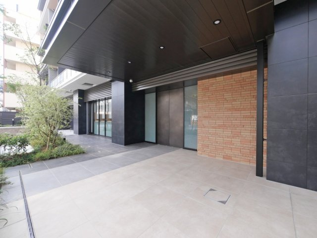 ブランシエスタ森ノ宮のエントランス