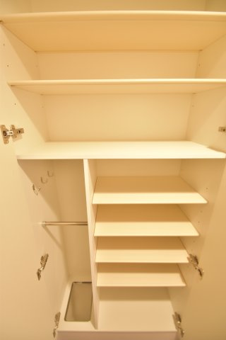 大阪市城東区中央３丁目の賃貸マンションの玄関