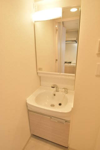 大阪市城東区中央３丁目の賃貸マンションの洗面所