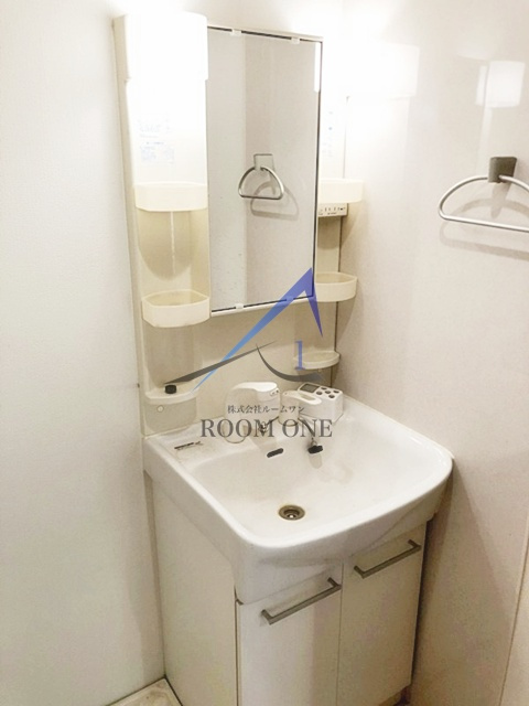 Casa de Nagatoyaの洗面所|独立洗面台です。