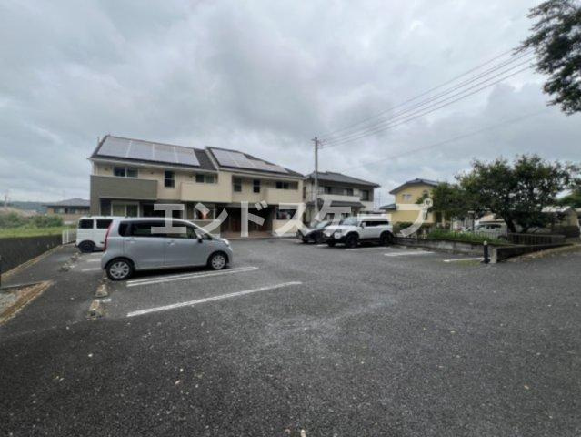 カーサ　モレラの駐車場|高崎、前橋のお部屋探しはエンドスケープまで！お客様の理想お聞かせ下さい♪