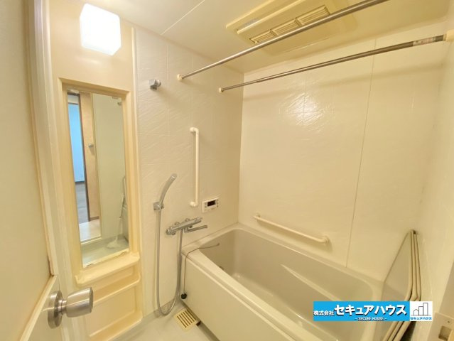 サンハウス大府駅　の浴室|【浴室】
◆追い炊き機能付きの浴室です。
◆手すり付きのため将来も安全にお風呂につかることができます。