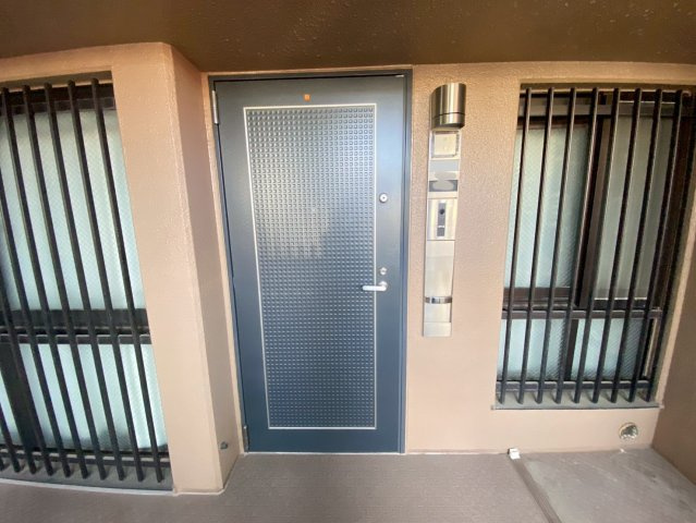 サンハウス大府駅　の玄関|【玄関】
◆玄関の写真です。格子付きの為防犯面も安心です。