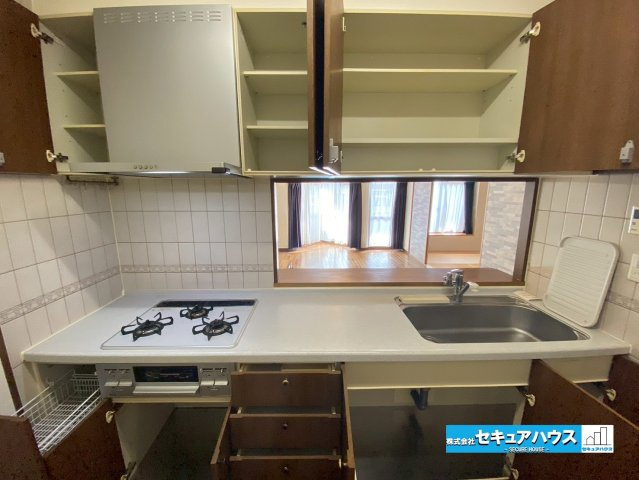 サンハウス大府駅　のキッチン|【キッチン】
◆収納スペースも沢山あるため食器やホットプレート等収納できます♪