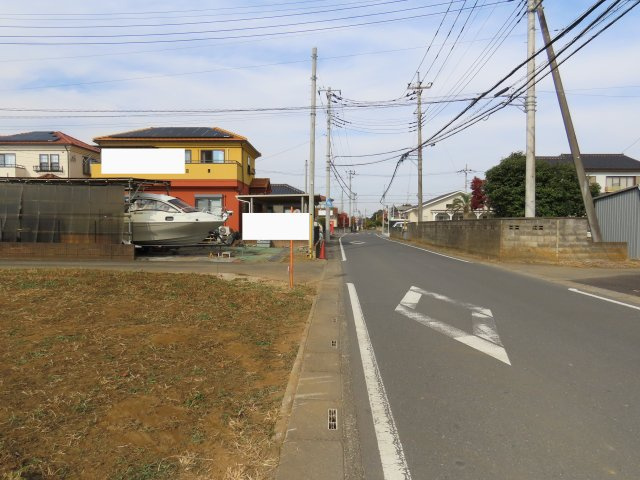 坂戸市成願寺売地の前面道路含む現地写真