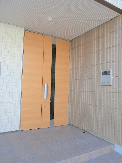 ケーウッド並木のエントランス