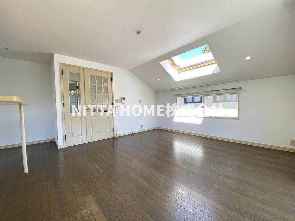 福知山市土師新町２丁目の一戸建てのその他共用部分|11.7帖の洋室です◆