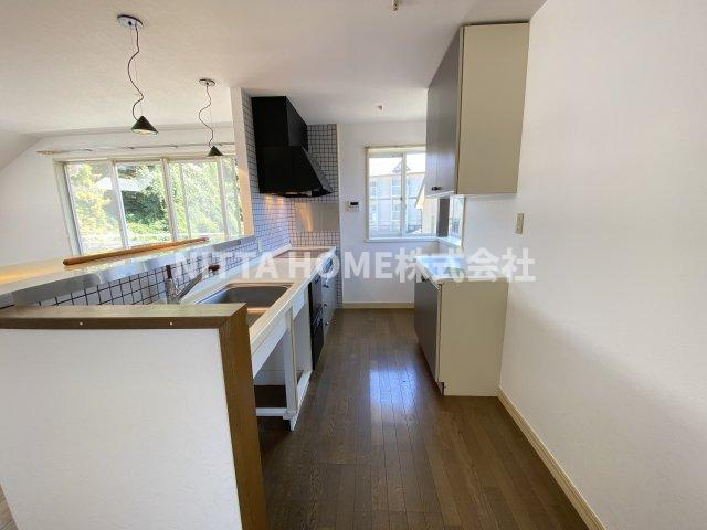 福知山市土師新町２丁目の一戸建てのキッチン|人気のカウンターキッチンです◆