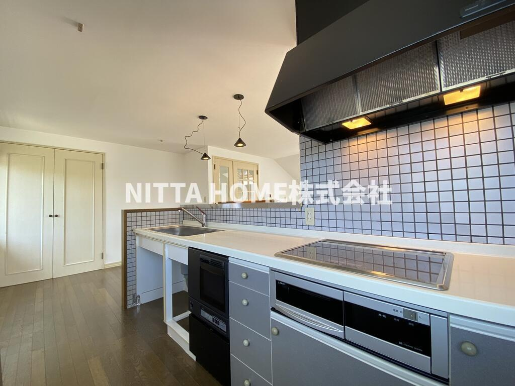 福知山市土師新町２丁目の一戸建てのキッチン|広々としたキッチンスペース●