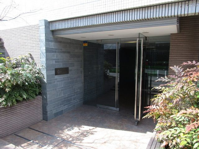 プラチナコート中目黒のエントランス