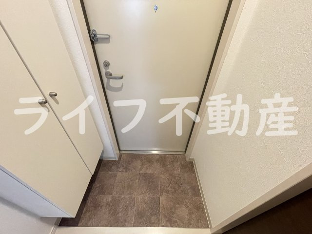 GRANDIR近江堂の玄関|明るい玄関です