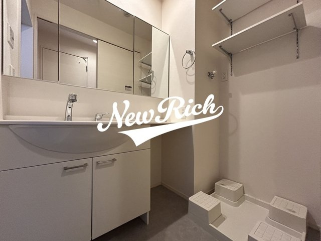 伊勢崎市茂呂町２丁目のアパートの独立洗面台