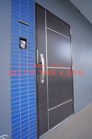 【10,000円キャッシュバック対象物件】の玄関|明るい玄関です