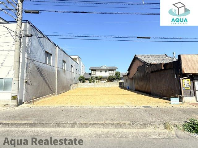 坂出市谷町一丁目　売地の前面道路含む現地写真