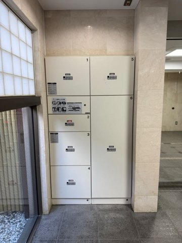 ナビウス根岸参丁目11階の玄関