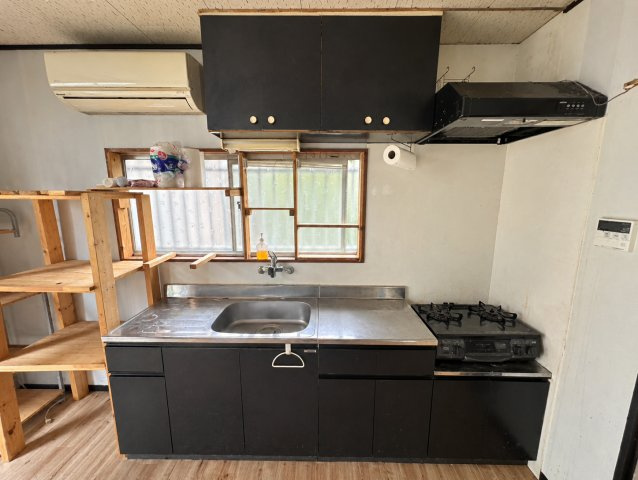 大里郡中古戸建　駐車スペースありのキッチン