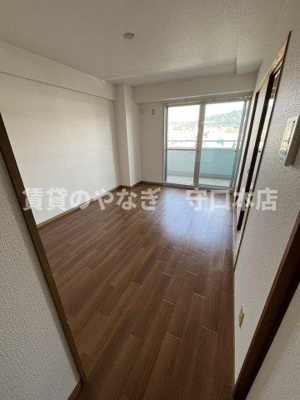 【居間・リビング】 | コーポ小林 | ゆったり過ごせるリビングです