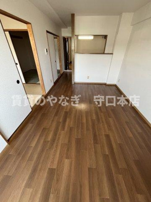 【居間・リビング】 | コーポ小林 | 光も差し込み明るく広い