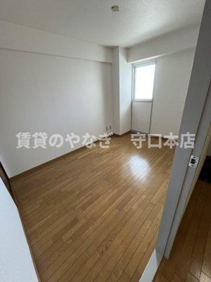 【洋室】 | コーポ小林 | 玄関横のお部屋です