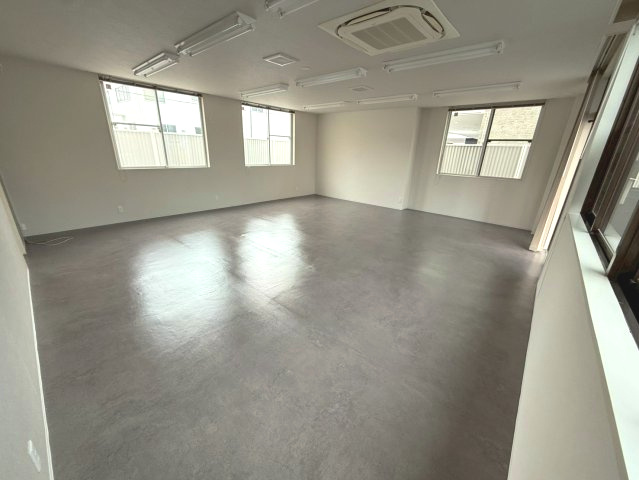 三崎町 プリモビルの内装