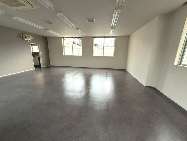 三崎町 プリモビルの内装