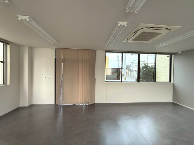 三崎町 プリモビルの内装