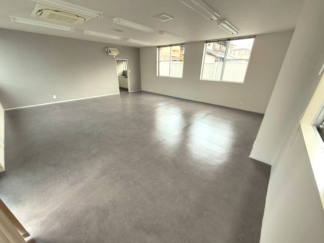 三崎町 プリモビルの内装