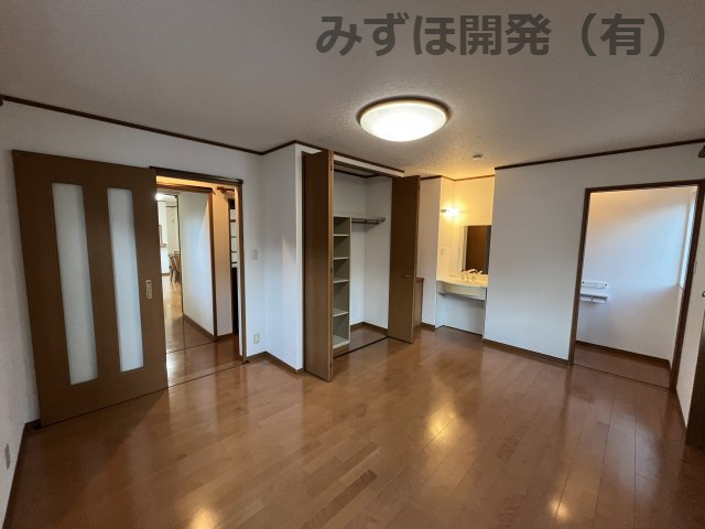 山形市高原町239-233の居間・リビング|1階洋室9.25帖
リフォーム完了！