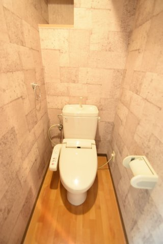 大阪市都島区都島北通２丁目の賃貸マンションのトイレ