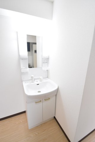 大阪市都島区都島北通２丁目の賃貸マンションの洗面所