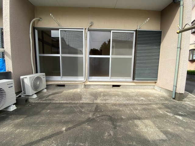 コーポアサノの駐車場