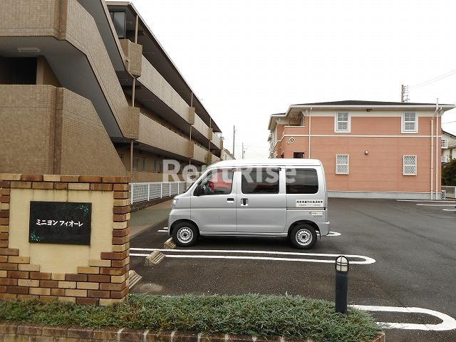 ミニヨン　フィオーレＡの駐車場|駐車場