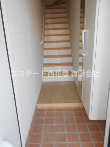 花巻市里川口町のアパートの玄関