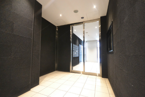 フォレシティ神田須田町のエントランス