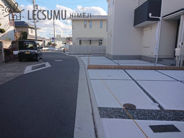 姫路市大津区西土井/新築戸建の駐車場|同社施工例