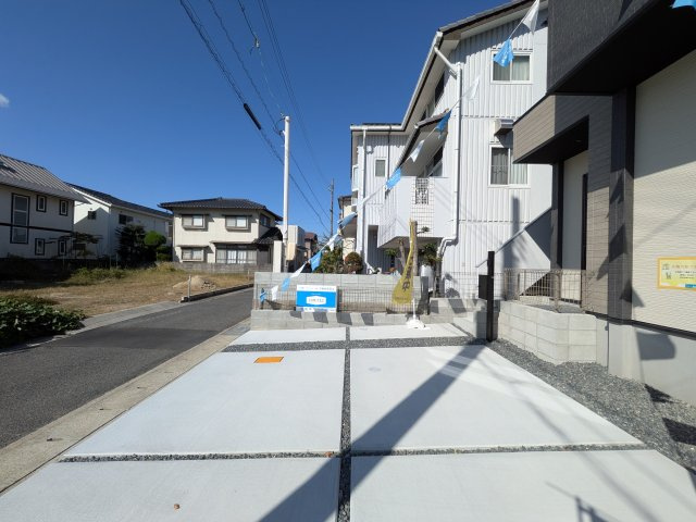 岡山市南区あけぼの町 2期の駐車場|◆駐車スペースは並列駐車2台分可能です。