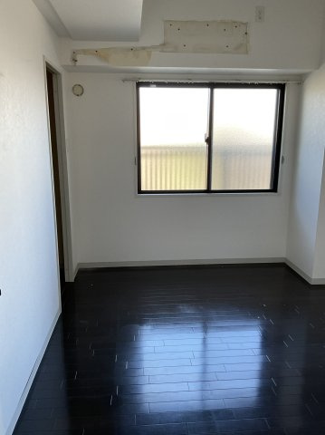 エスリード伏見桃山壱番館の洋室