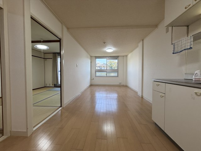 桃山台コーポラスの居間・リビング