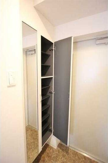 レザンジュ業平の玄関|シューズボックス