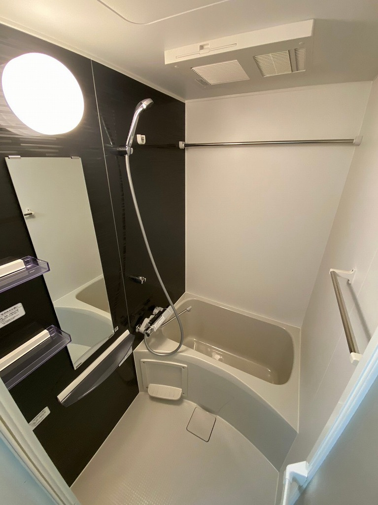 アドバンス三宮パルマの浴室