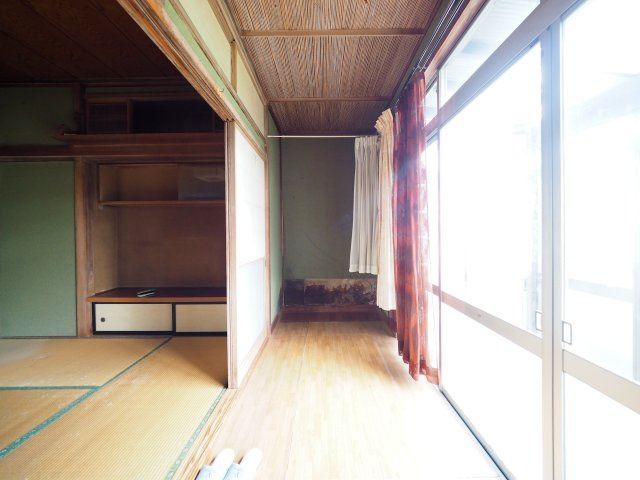 【内装】 | 【中古戸建住宅】横手市婦気 築古住宅 こちらの物件＋DIY・リフォームはいかがでしょうか 横手南小学校区の5LDK車庫、駐車スペース、庭スペース