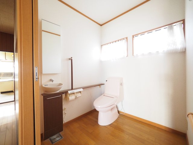 【内装】 | 【中古戸建住宅】横手市婦気 築古住宅 こちらの物件＋DIY・リフォームはいかがでしょうか 横手南小学校区の5LDK車庫、駐車スペース、庭スペース