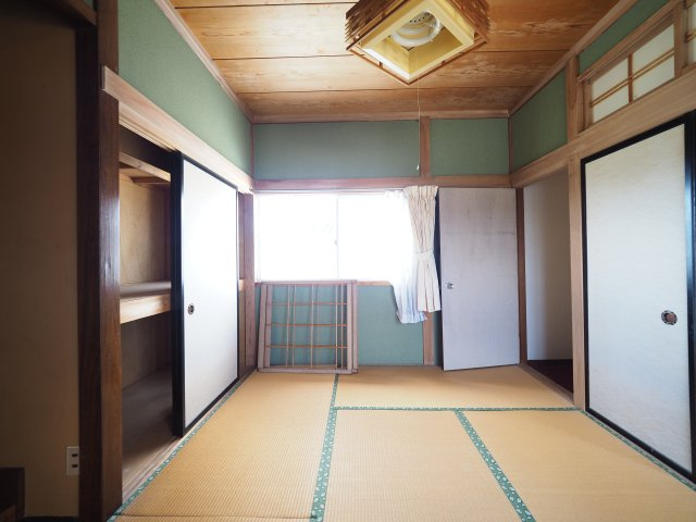 【和室】 | 【中古戸建住宅】横手市婦気 築古住宅 こちらの物件＋DIY・リフォームはいかがでしょうか 横手南小学校区の5LDK車庫、駐車スペース、庭スペース