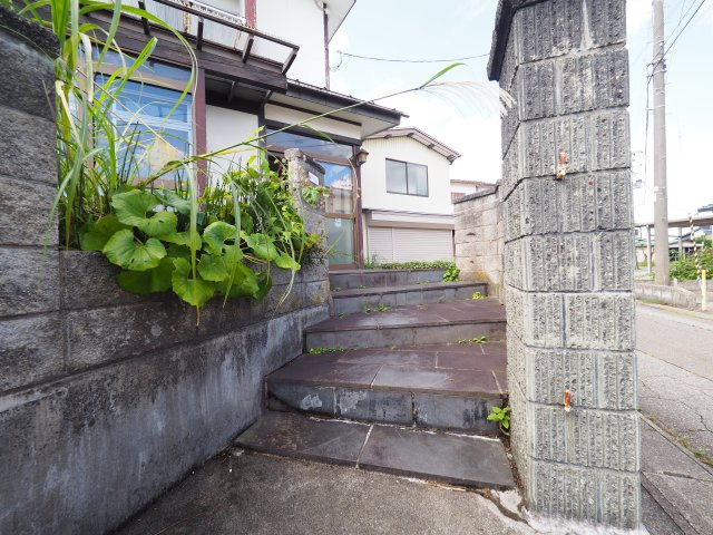 【その他】 | 【中古戸建住宅】横手市婦気 築古住宅 こちらの物件＋DIY・リフォームはいかがでしょうか 横手南小学校区の5LDK車庫、駐車スペース、庭スペース