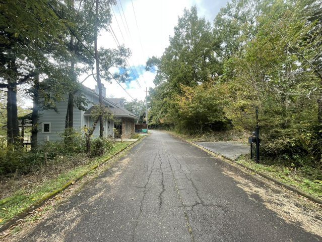 眺望良好な平屋Ｌ字型ウッドデッキ付き♪那須町高久乙の前面道路含む現地写真