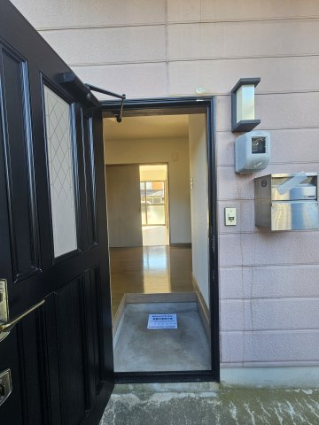 ルミエール松本の玄関