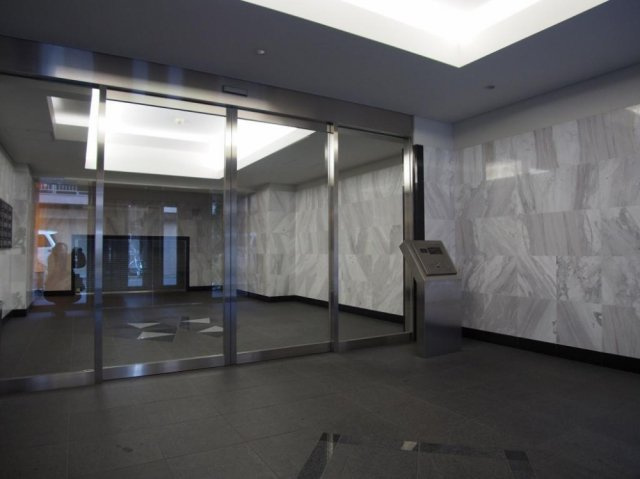 メインステージ浅草橋駅前のロビー