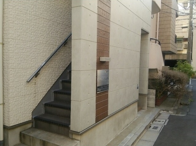 マノンフラット浅草橋のエントランス