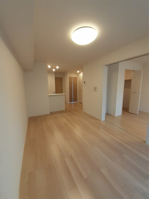 ヴィヴァン・ジュールＢの居間・リビング|居室・リビング